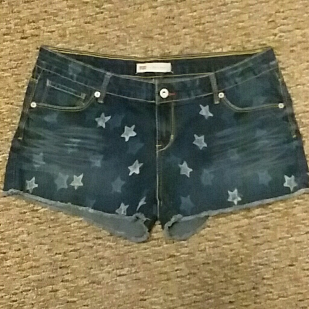 Levi jean star shorty shorts!  Sz 17 super cute
